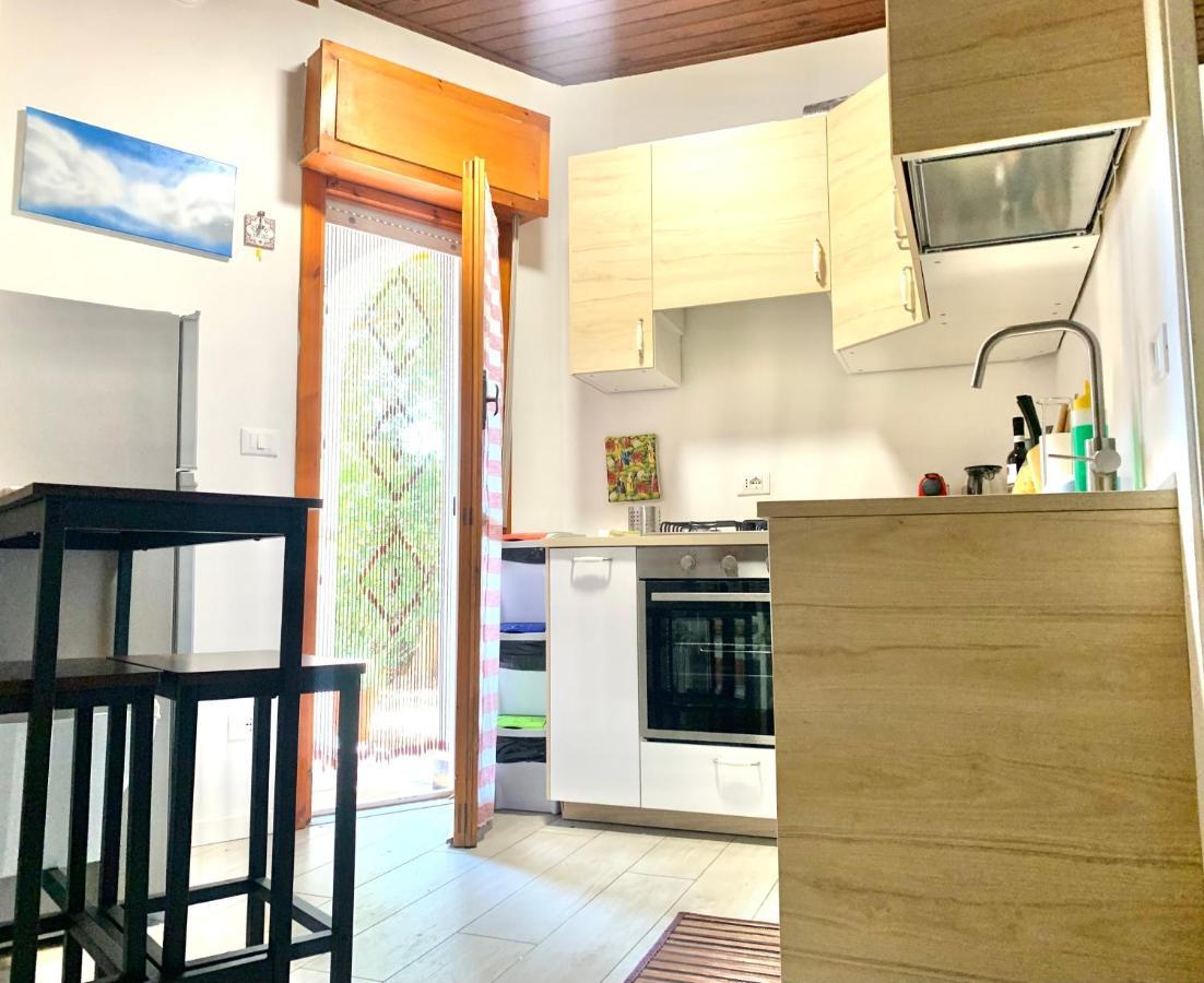 Santa Beach House Санта-Маринелла Екстер'єр фото