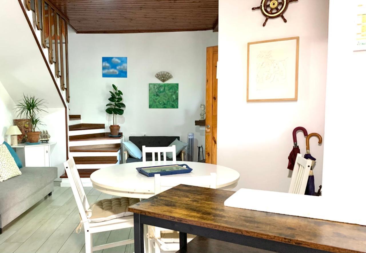 Santa Beach House Санта-Маринелла Екстер'єр фото