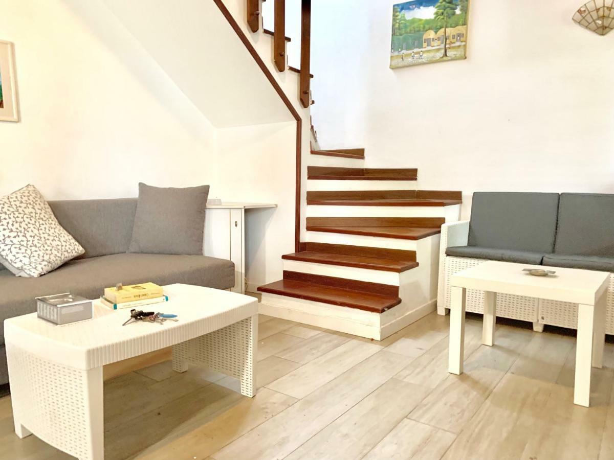 Santa Beach House Санта-Маринелла Екстер'єр фото