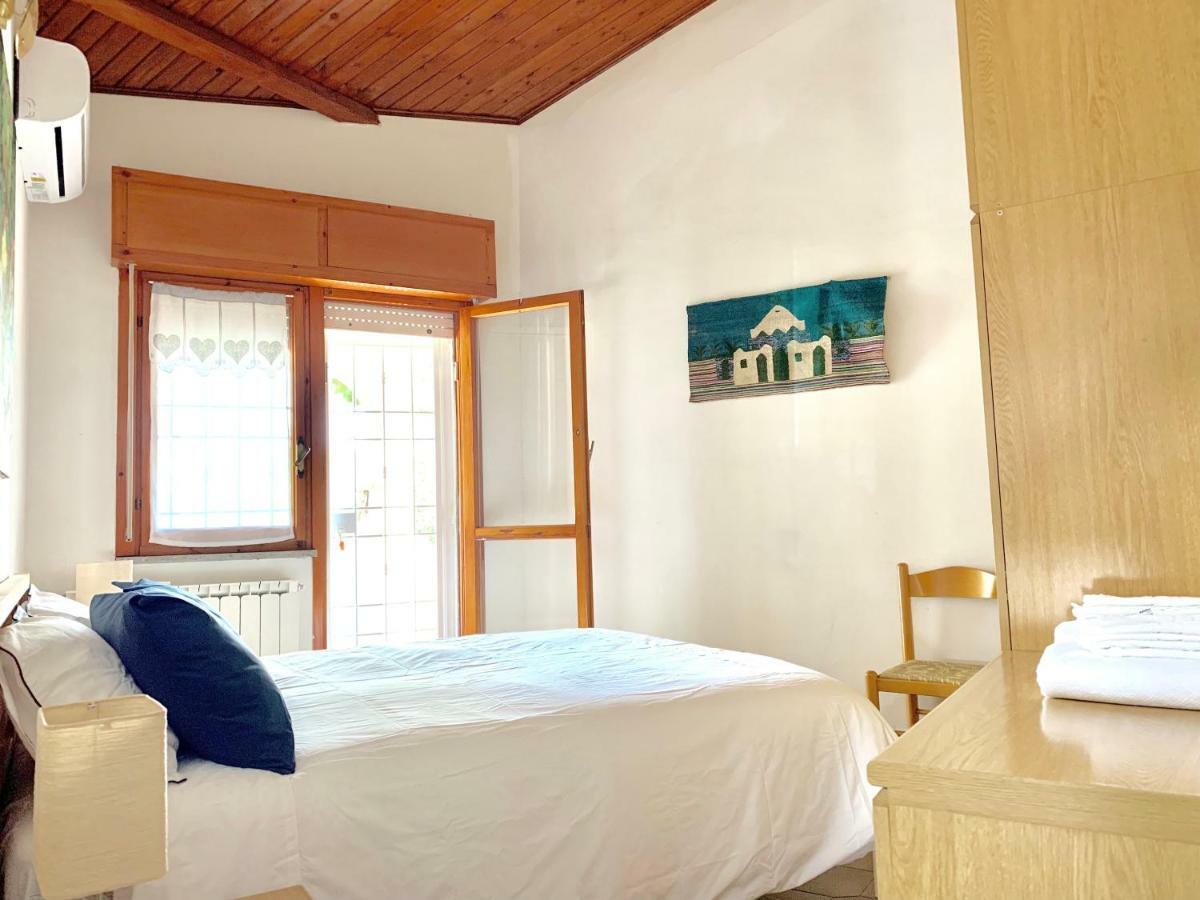 Santa Beach House Санта-Маринелла Екстер'єр фото